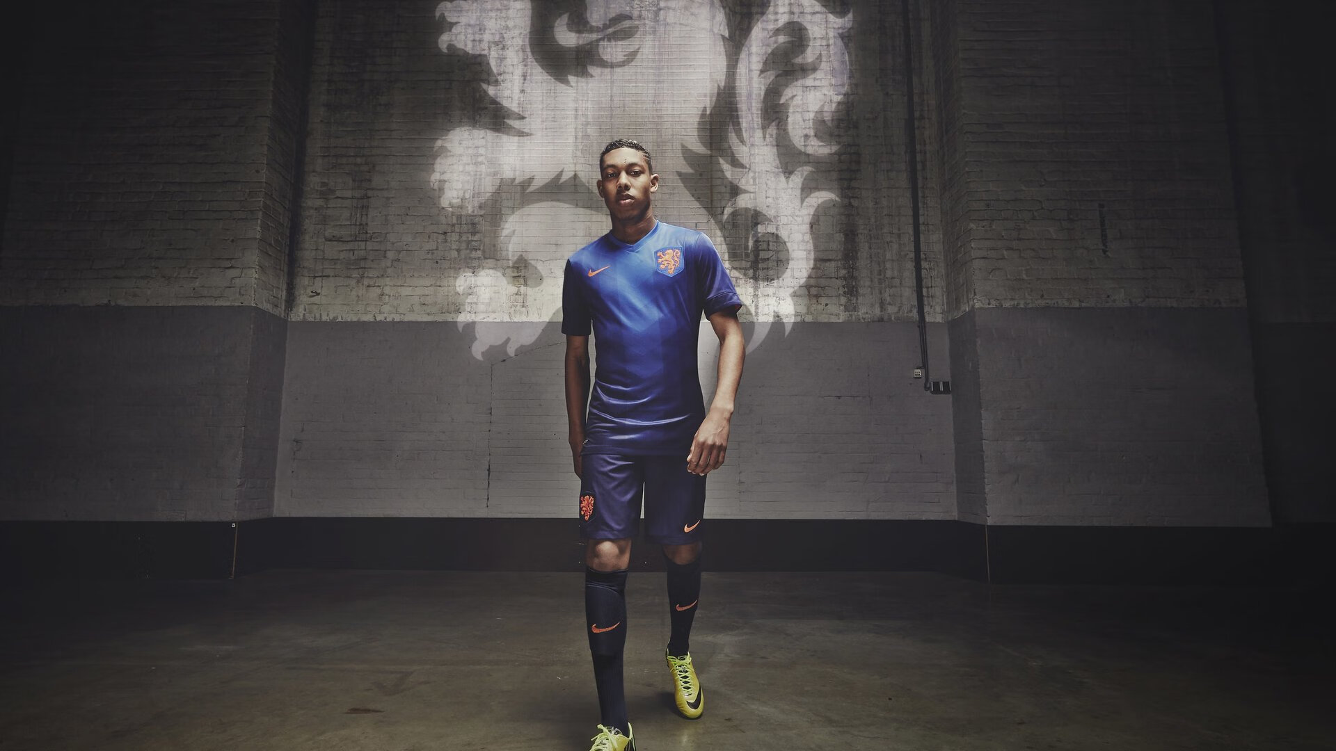 足球产业纳入地方经济发展规划带动区域就业，足球产业主要经营内容